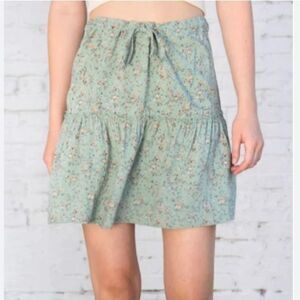 ✨Brandy Melville Cara Ruffle One Size Skirt in Green Floral✨